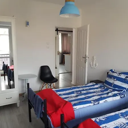 3 Pokoje Z Balkonem, Nieodplatne Parkowanie アパート