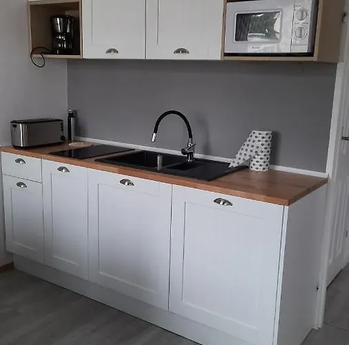 3 Z Balkonem Asklepios سفينويتشي